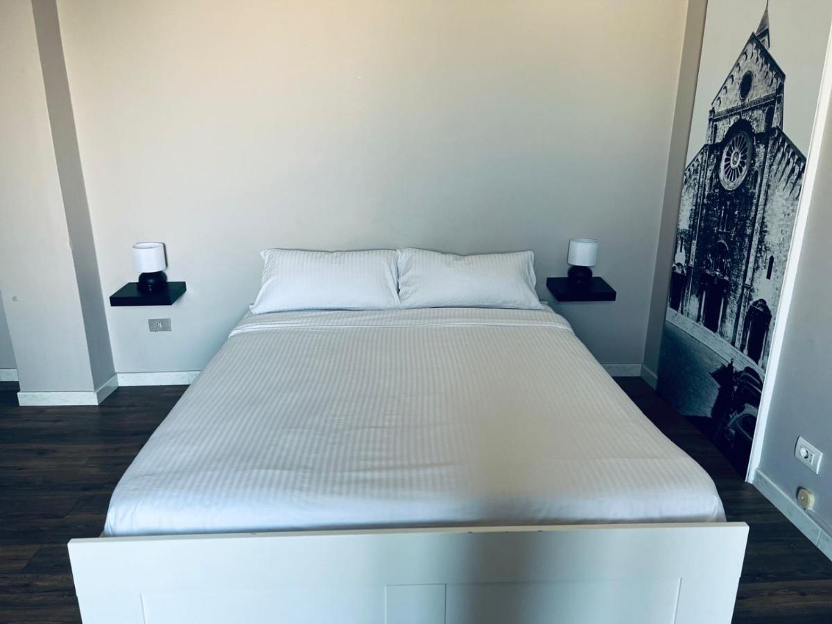 Central Station Apartment Bari Luaran gambar